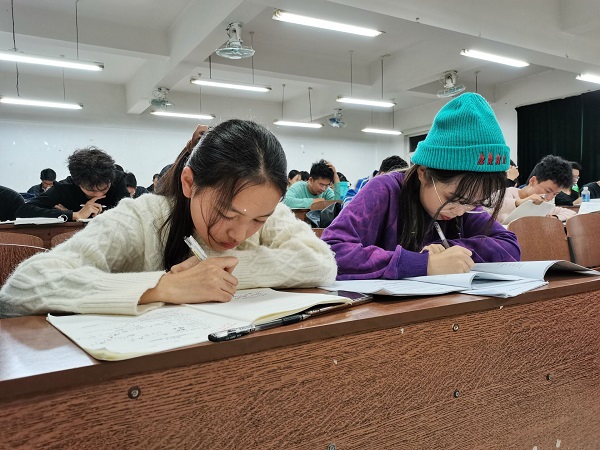 浜斿嫟璇惧爞1.jpg 浜斿嫟璇惧爞1.jpg