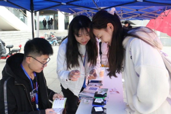 PicsArt_11-23-11.28.06.jpg PicsArt_11-23-11.28.06.jpg