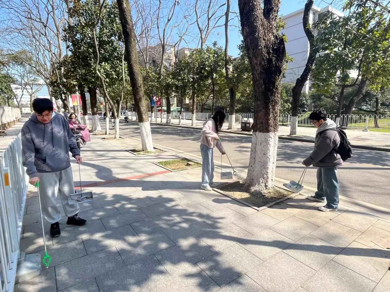 说明: 2c1268fc602cc162d9947678479b1ba 说明: 2c1268fc602cc162d9947678479b1ba